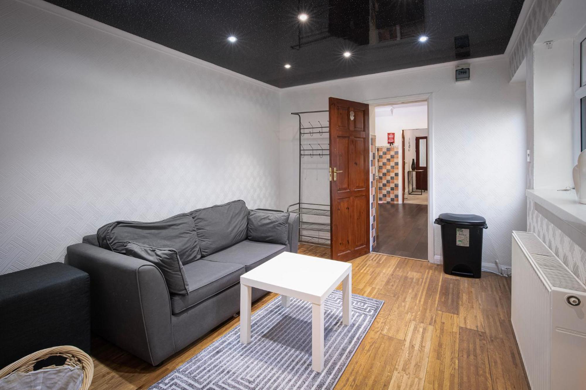 Delightful Family Holiday Home In Blackpool — Photos 3